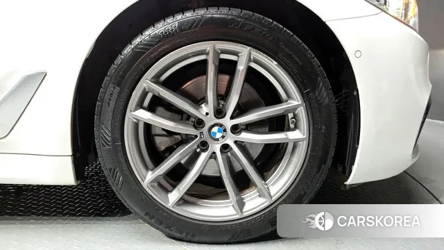 BMW 5 Series (G30) id 3203900 из Кореи 15