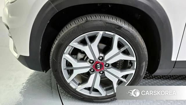 Kia Seltos id 4304475 из Кореи 28