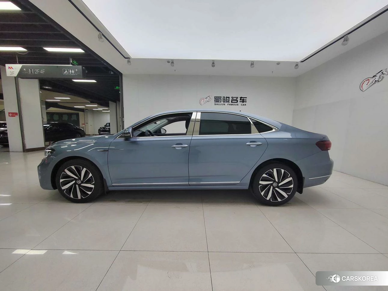 Volkswagen Passat id 4440901 из Китая 9