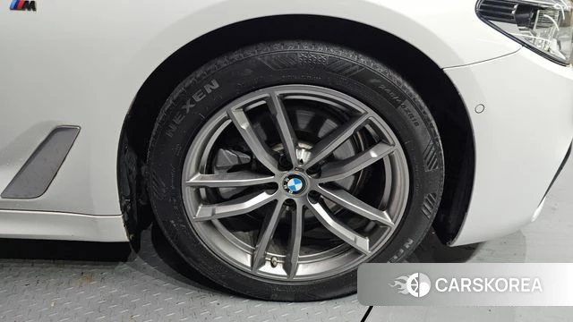 BMW 5 Series (G30) id 3916975 из Кореи 15