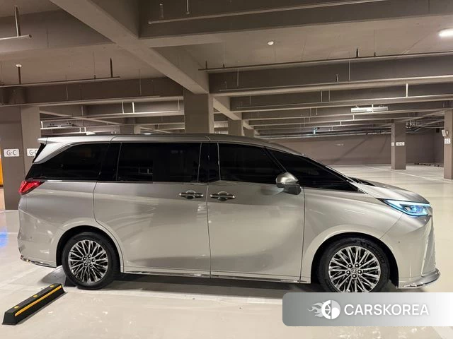Lexus LM Second Generation 2025 Серебристо-серый из Кореи, фото 6