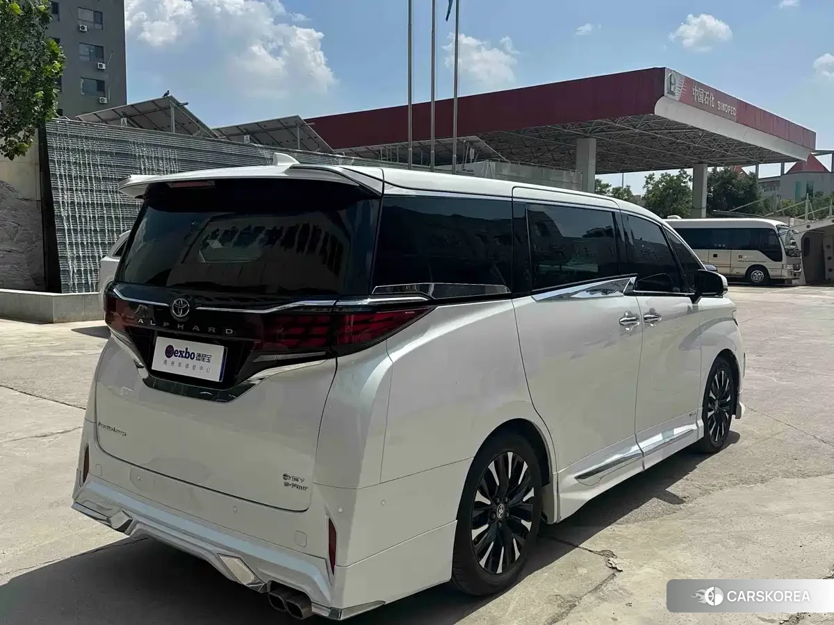 Toyota Elfa 2024 Белый из Китая, фото 5
