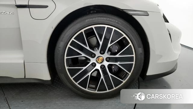 Porsche Taycan id 3806631 из Кореи 15