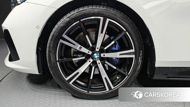 BMW 5 Series (G60) id 4468394 из Кореи 28