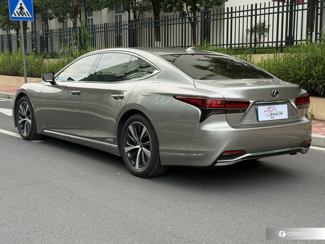 Lexus LS id 4413249 из Китая 15