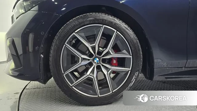 BMW 5 Series (G60) id 3585519 из Кореи 15