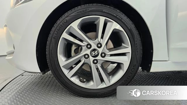 Hyundai Avante AD id 4732943 из Кореи 15