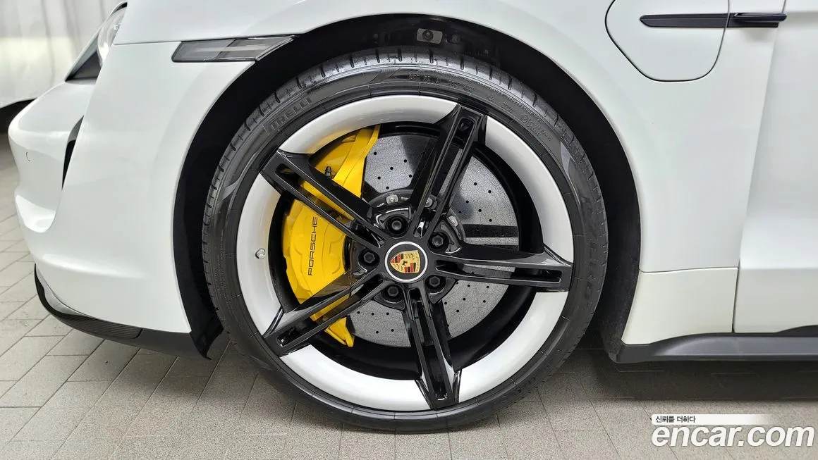 Porsche Taycan id 1557638 из Кореи 15