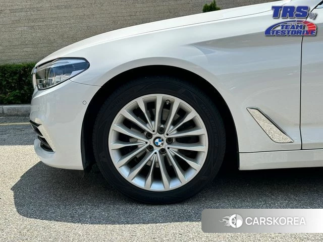 BMW 5 Series (G30) 2018 Белый из Кореи, фото 5