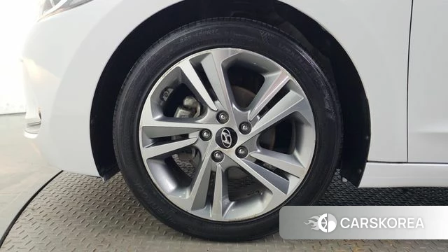Hyundai Avante AD id 4850218 из Кореи 26