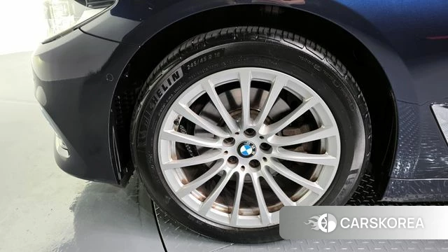 BMW 5 Series (G30) id 4338946 из Кореи 28