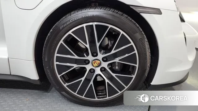 Porsche Taycan id 3596740 из Кореи 15