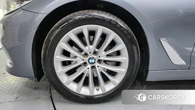 BMW 5 Series (G30) id 3808313 из Кореи 15