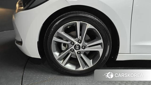 Hyundai Avante AD id 4417251 из Кореи 26