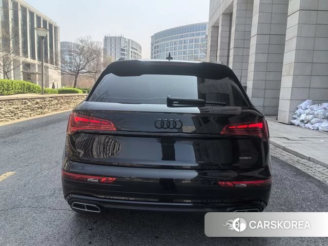 Audi Q5L 2022 Черный из Китая, фото 5