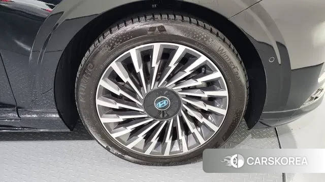 Hyundai Grandeur (GN7) id 3279562 из Кореи 15