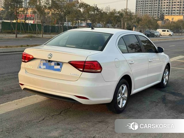 Volkswagen Lavida 2023 Белый из Китая, фото 5