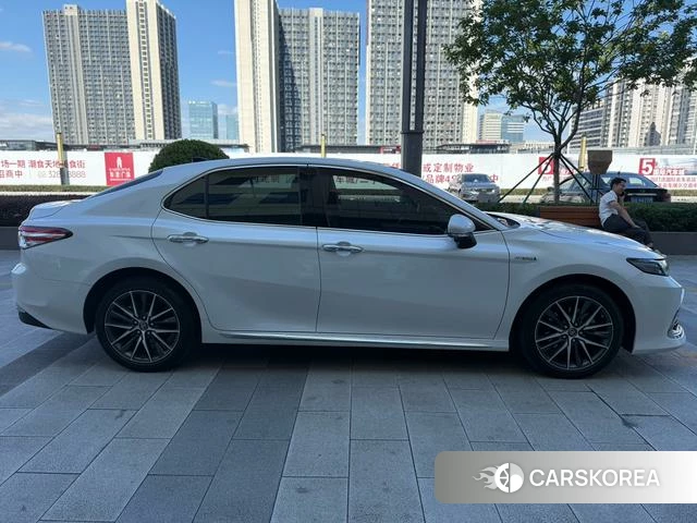 Toyota Camry 2023 Белый из Китая, фото 5