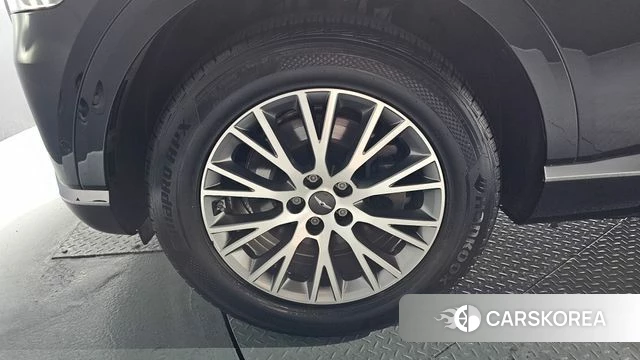 Genesis GV80 id 4572000 из Кореи 15