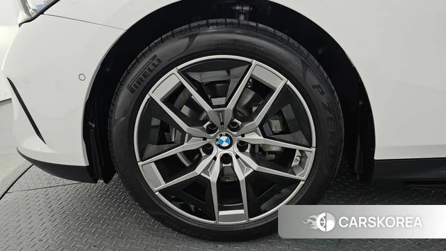 BMW 5 Series (G60) id 4640336 из Кореи 29