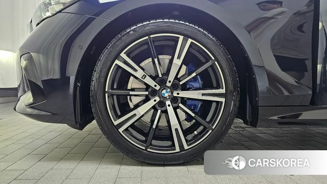 BMW 5 Series (G60) id 4505581 из Кореи 28