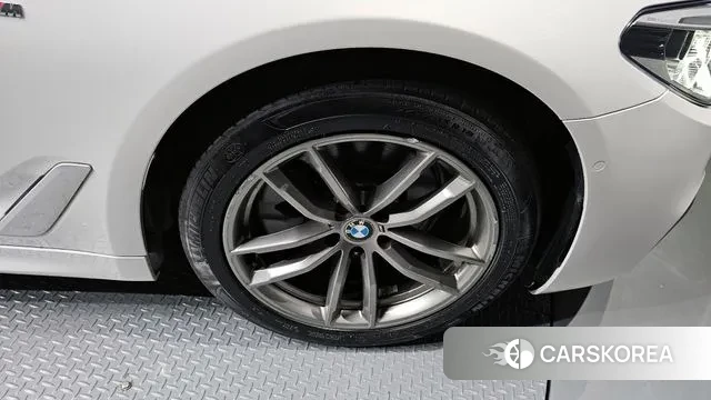 BMW 5 Series (G30) id 3233965 из Кореи 15