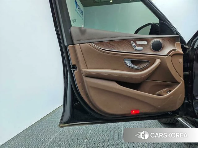 Mercedes-Benz E-class id 4221709 из Китая 15