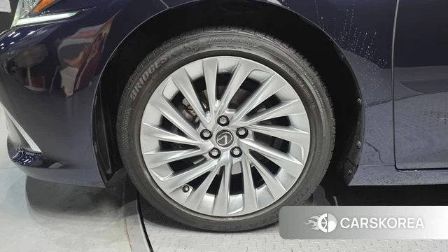 Lexus ES300h 7th generation id 4402146 из Кореи 25