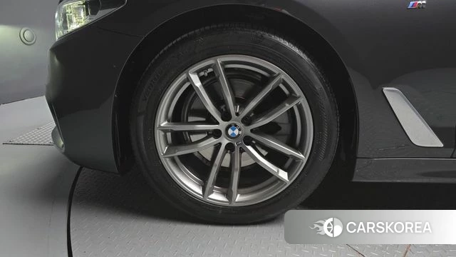 BMW 5 Series (G30) id 3899408 из Кореи 13