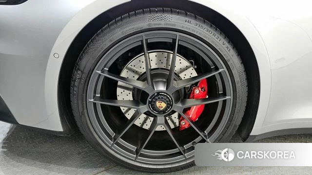 Porsche 911(992) id 3921571 из Кореи 15