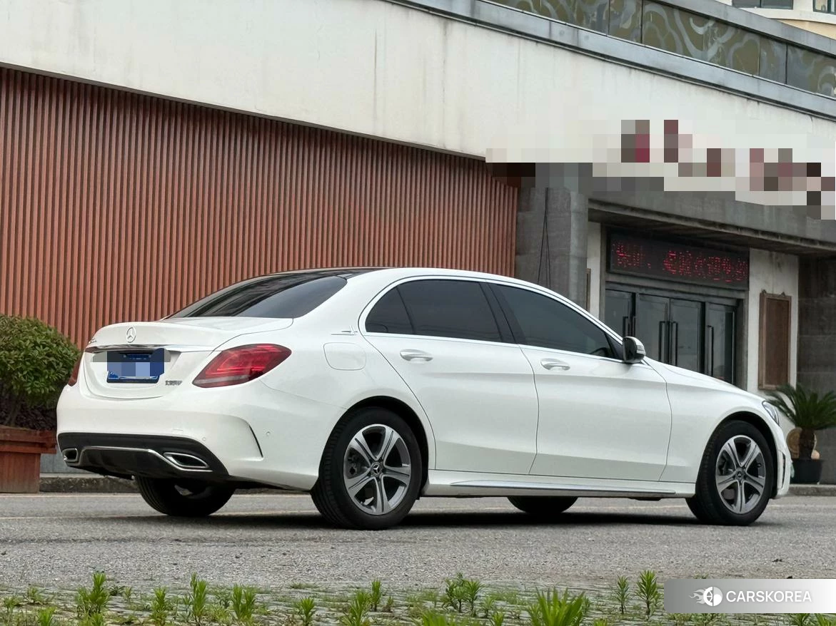 Mercedes-Benz Class C id 4512698 из Китая 17