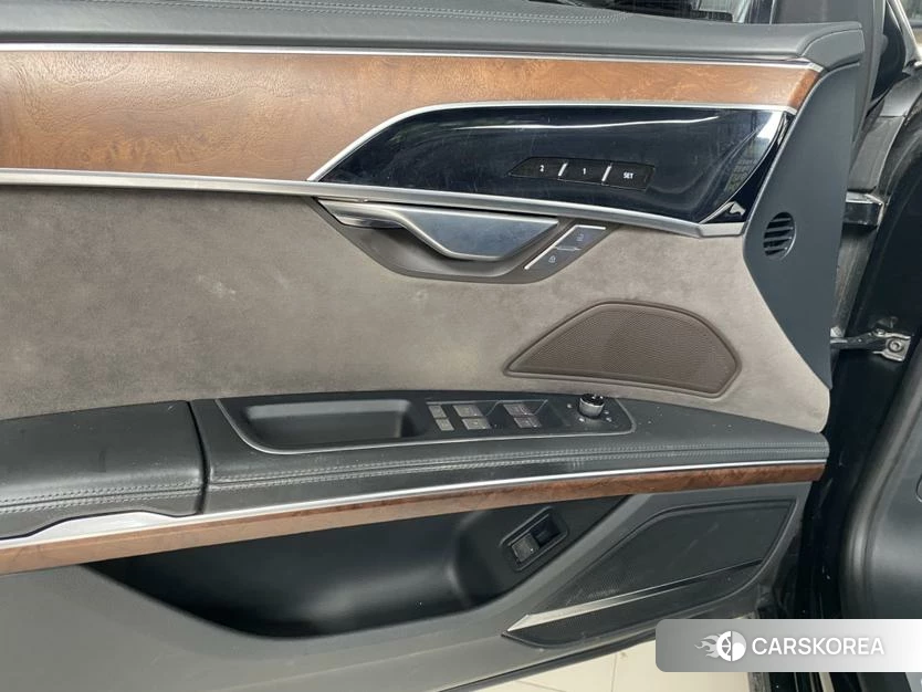 Audi A8 id 4461827 из Китая 16