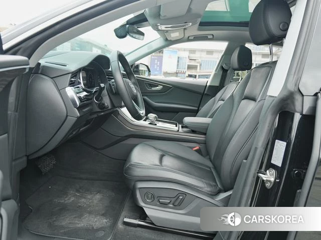 Audi Q8 2022 Черный из Китая, фото 6