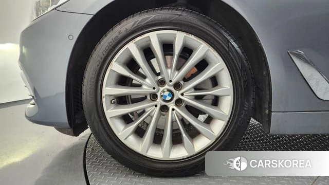 BMW 5 Series (G30) id 4430202 из Кореи 15