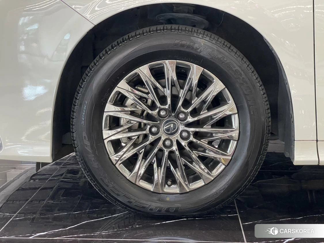 Lexus LM id 4515205 из Китая 32