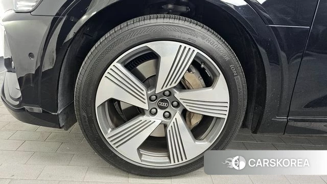 Audi e-Tron id 4360996 из Кореи 15