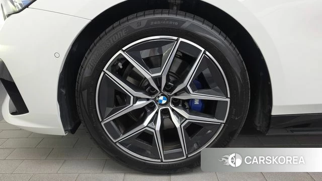 BMW 5 Series (G60) id 4773151 из Кореи 28