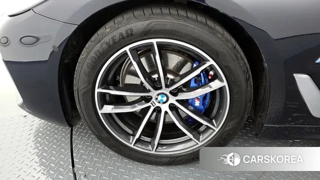 BMW 5 Series (G30) id 3355054 из Кореи 15