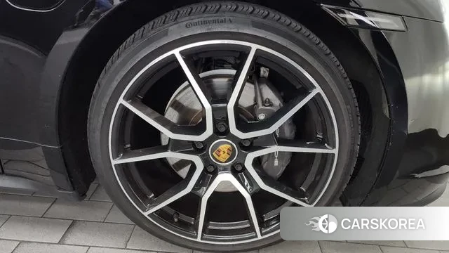 Porsche Taycan id 3043023 из Кореи 15