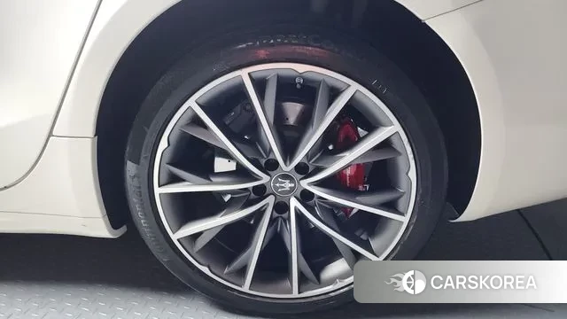 Maserati Ghibli id 3665041 из Кореи 15