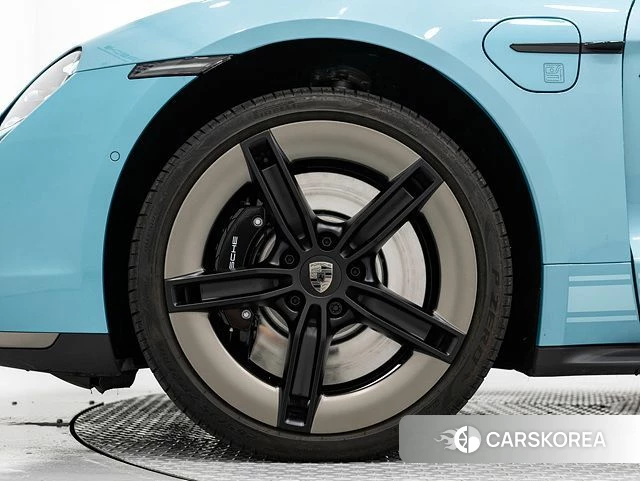 Porsche Taycan id 4291667 из Кореи 15