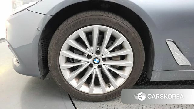 BMW 5 Series (G30) id 4435267 из Кореи 30