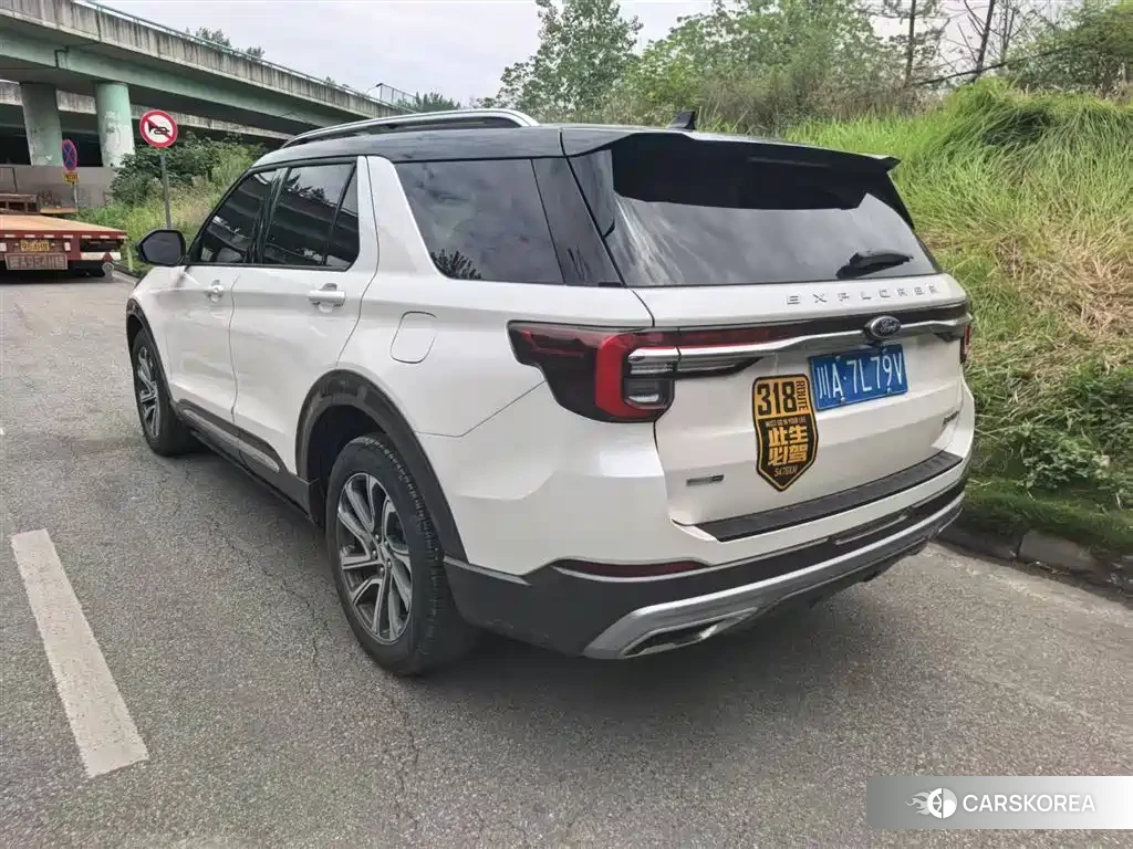 Ford Explorer 2023 Белый из Китая, фото 6