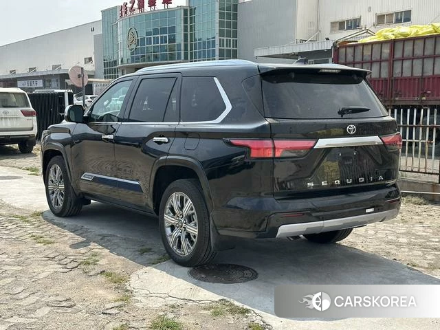 Toyota Sequoia 2025 Черный из Китая, фото 5