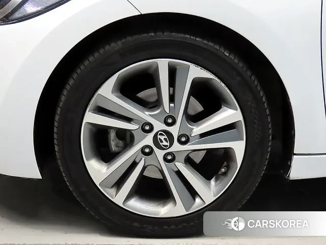 Hyundai Avante AD id 3476756 из Кореи 15