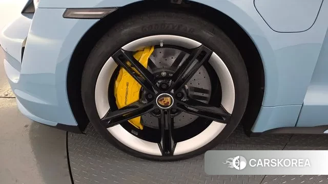 Porsche Taycan id 3462880 из Кореи 15