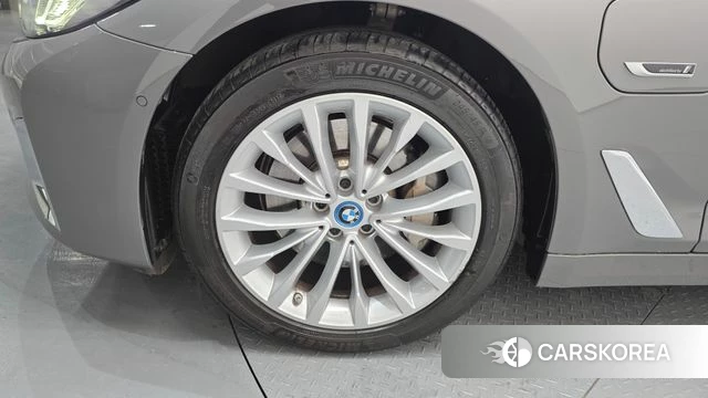 BMW 5 Series (G30) id 4202099 из Кореи 30