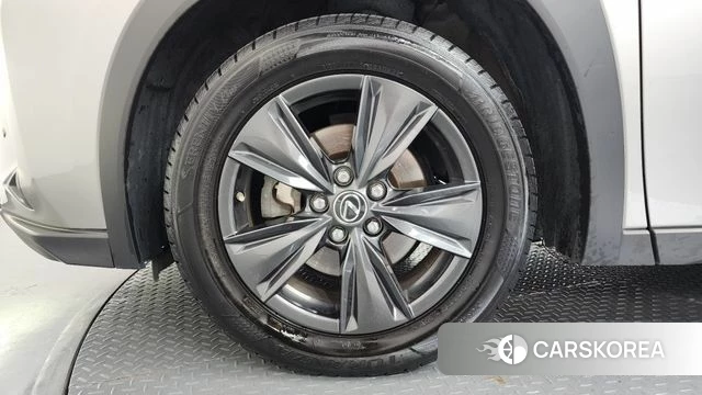 Lexus UX250h id 4508313 из Кореи 27