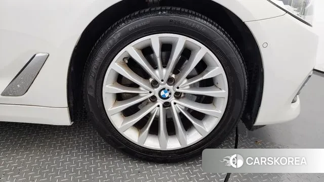 BMW 5 Series (G30) id 3045129 из Кореи 15