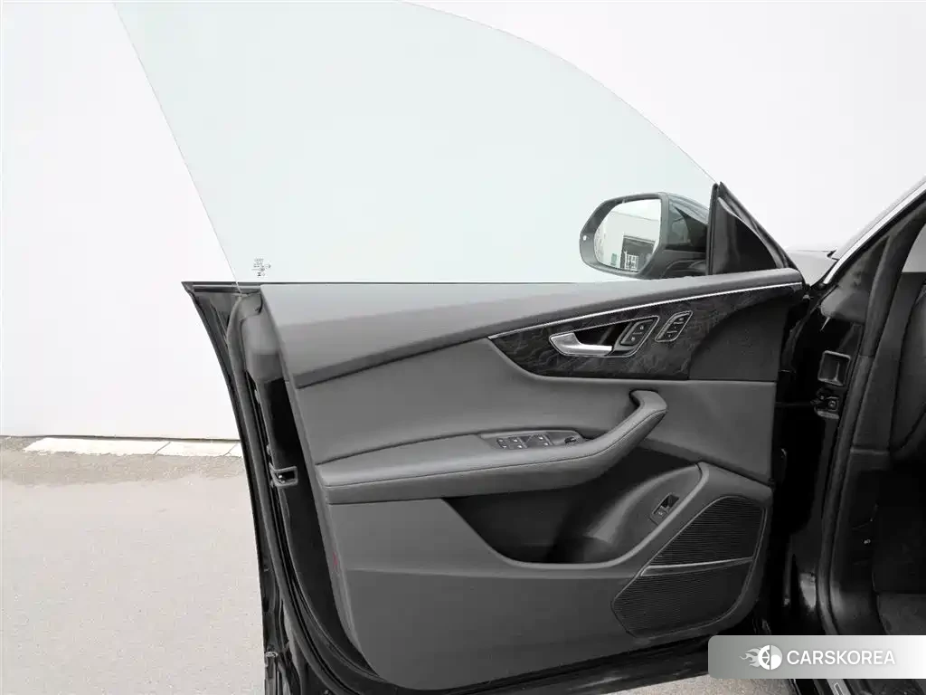 Audi Q8 id 4659791 из Китая 20